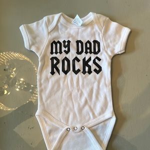 My dad ROCKS Baby Onesie 0-3